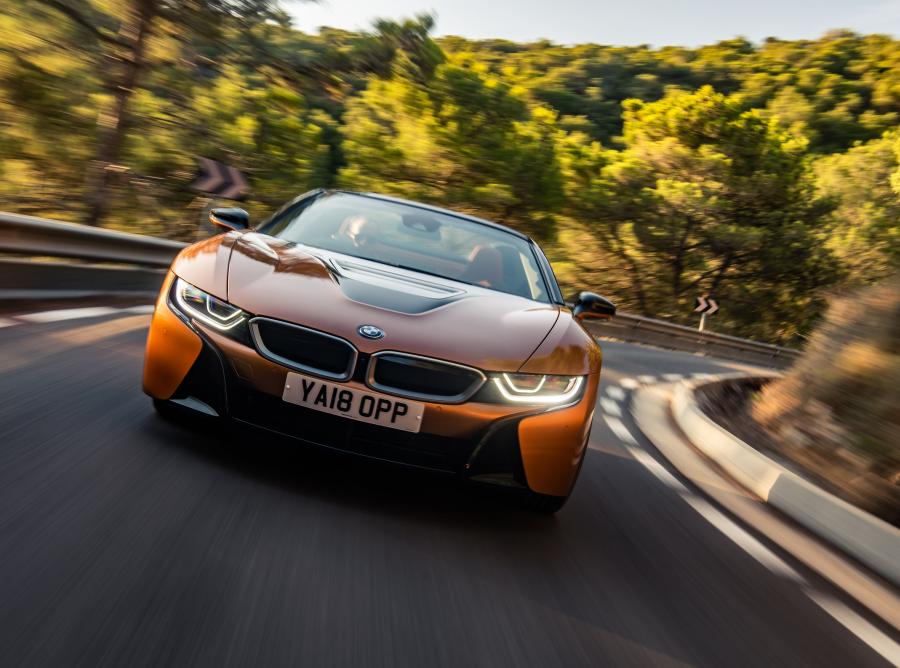  BMW i8 Roadster (I15) 2018 года  (UK) (фото 30 из 97)